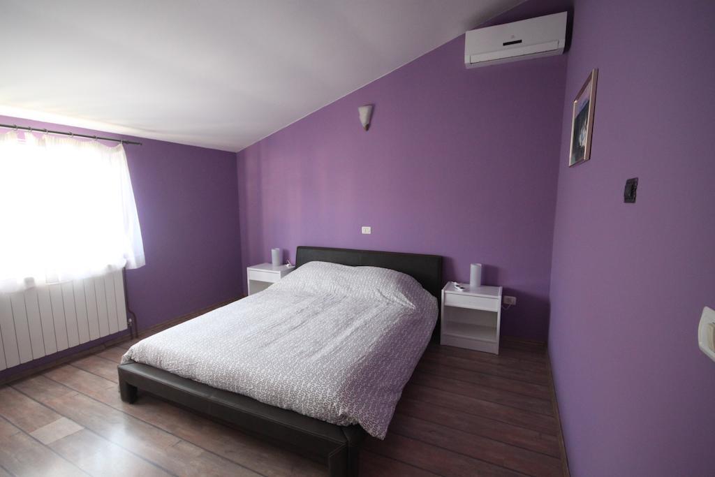 Holiday House Veli Vrh Pula Cameră foto