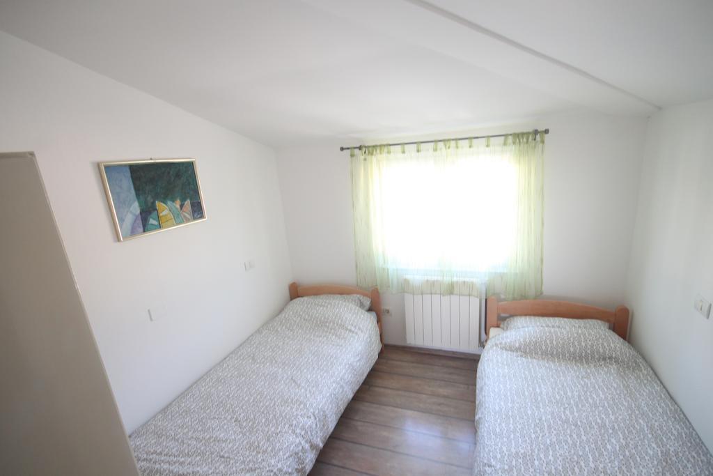 Holiday House Veli Vrh Pula Cameră foto